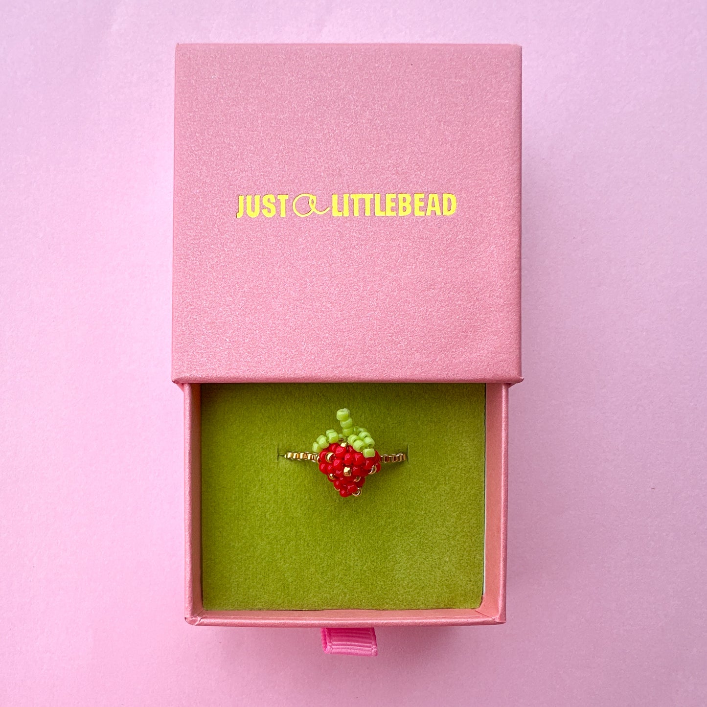 Straweberry ring